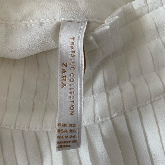 Zara Flowy Turtleneck Tank - Picture 2 of 4